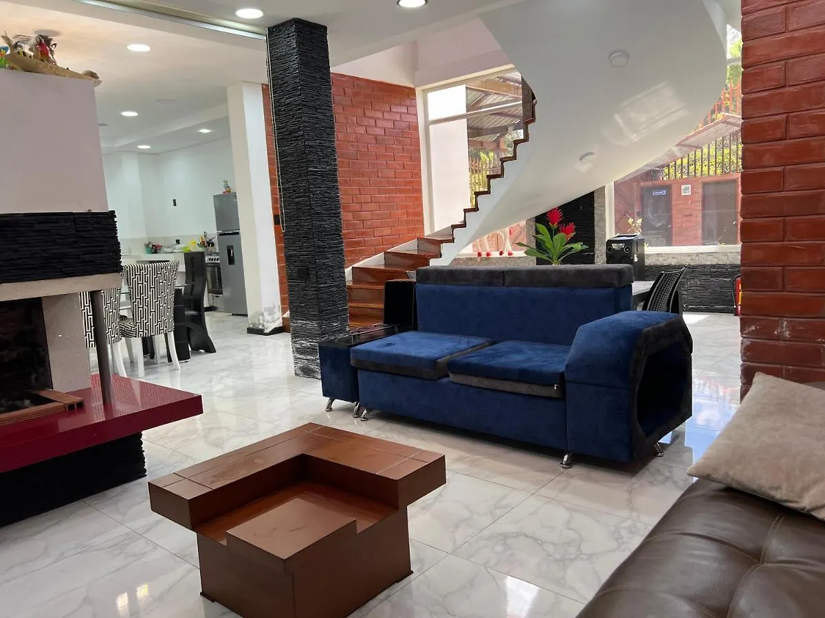 Casa De Campo Guayllabamba Quito Chalet