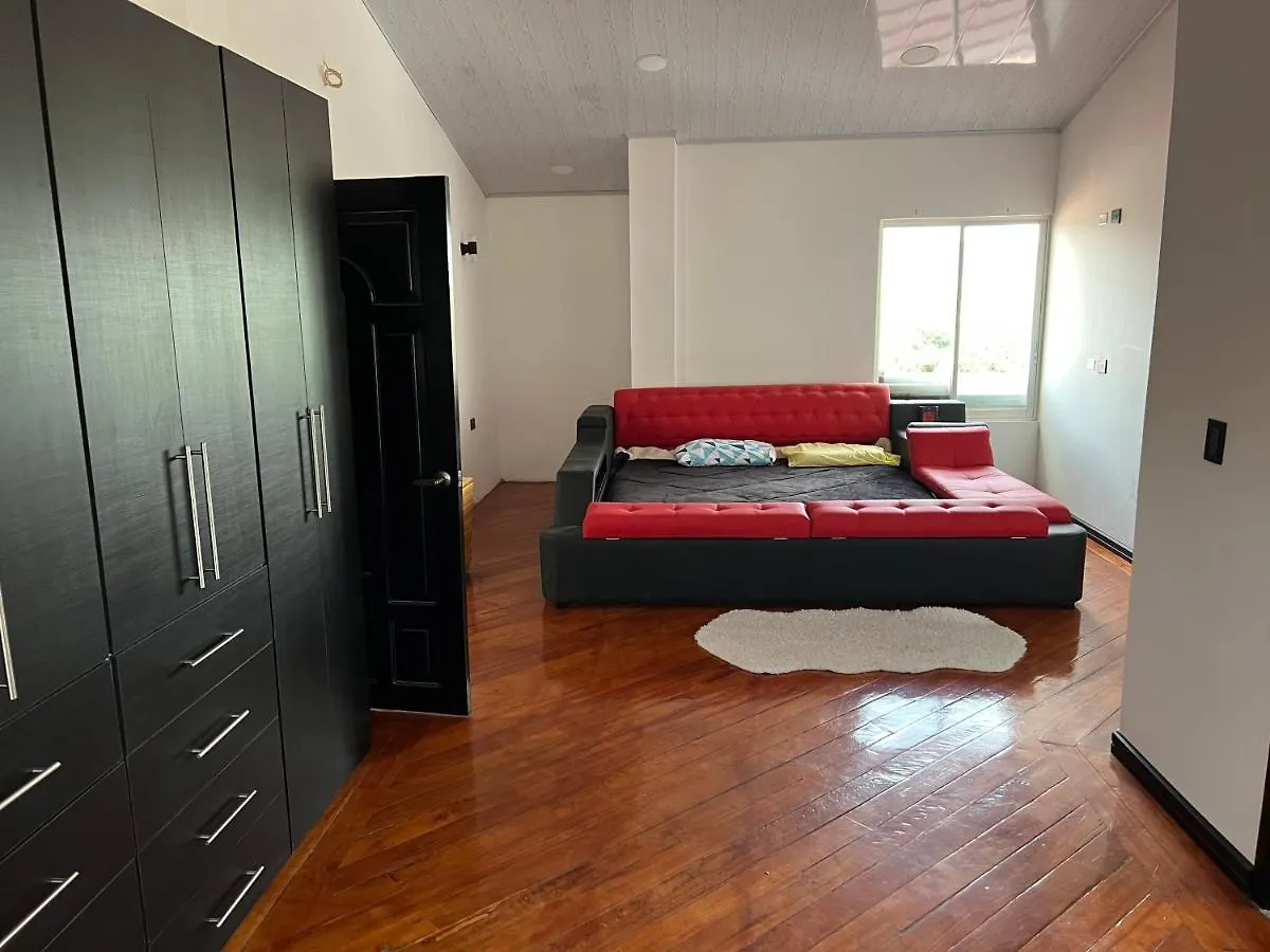 Casa De Campo Guayllabamba Quito Chalet
